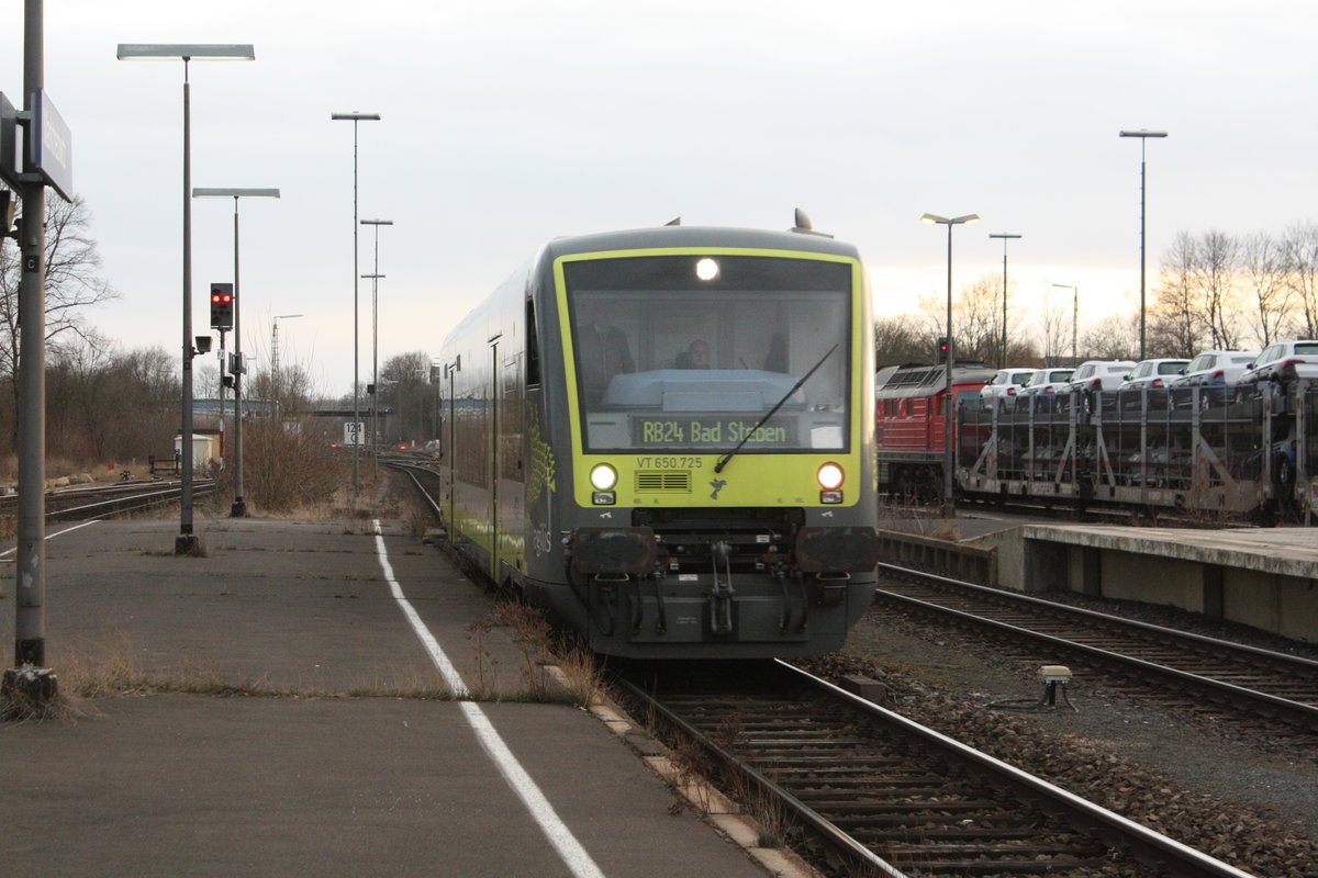 VT 650 725 von agilis als RB24 mit ziel Bad Steben bei der Einfahrt in den Bahnhof Marktredwitz am 22.3.21
