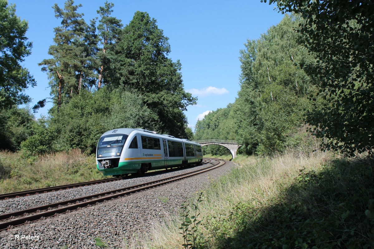 VT18 als VBG81121 Marktredwitz - Regensburg bei Schnfeld. 05.09.13