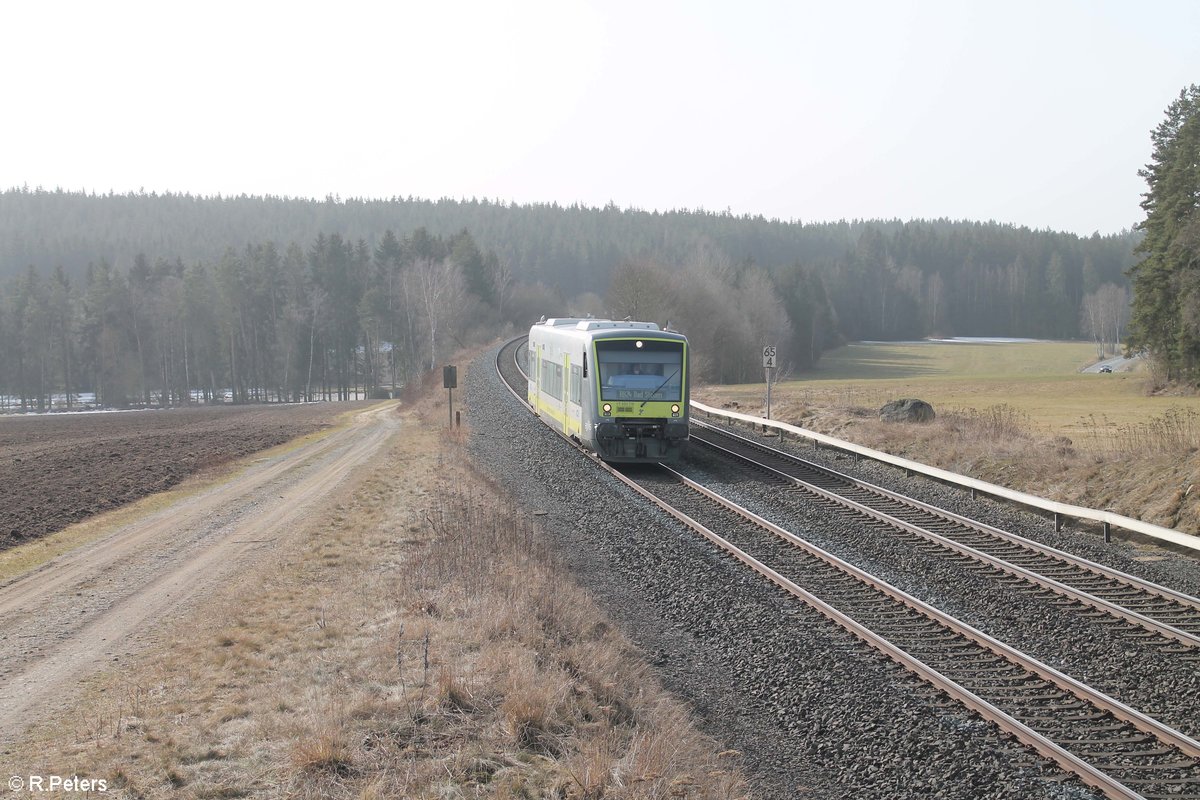 VT650 716 als RB24 84635 Marktredwitz - Bad Streben bei Neudes gen Norden. 26.02.21