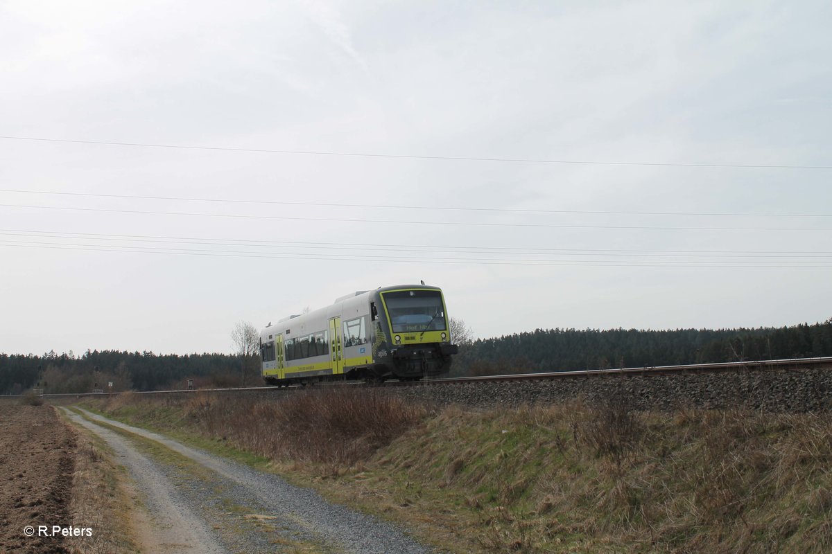 VT650.736 als ag84557 Bayreuth - Hof kurz vor Marktleuthen. 03.04.16