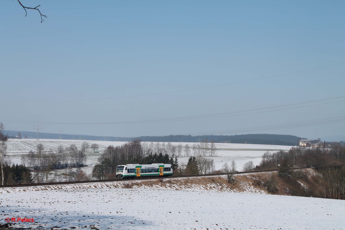 VT66 kommt als OPB 20877 Marktredwitz - Cheb zurück und wird gleich das Seußener Viadukt überqueren. 16.02.15