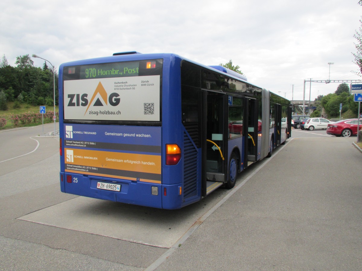 VZO-Mercedes Citaro NR.25 Baujahr 2005 steht am Bahnhof Feldbach am 9.7.15