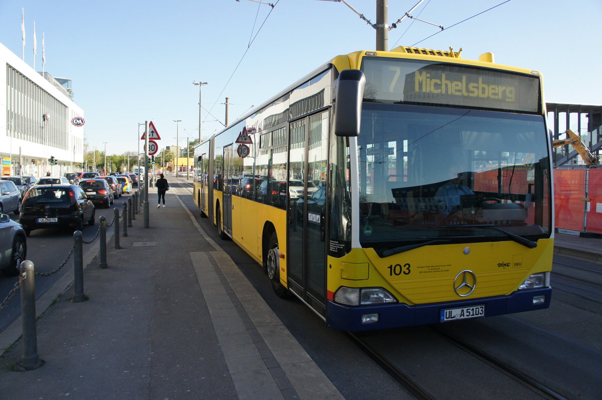 Wagen 103 (Mercedes Benz Citaro G Euro 3) am Hauptbahnhof in Ulm am 10.5.2017.