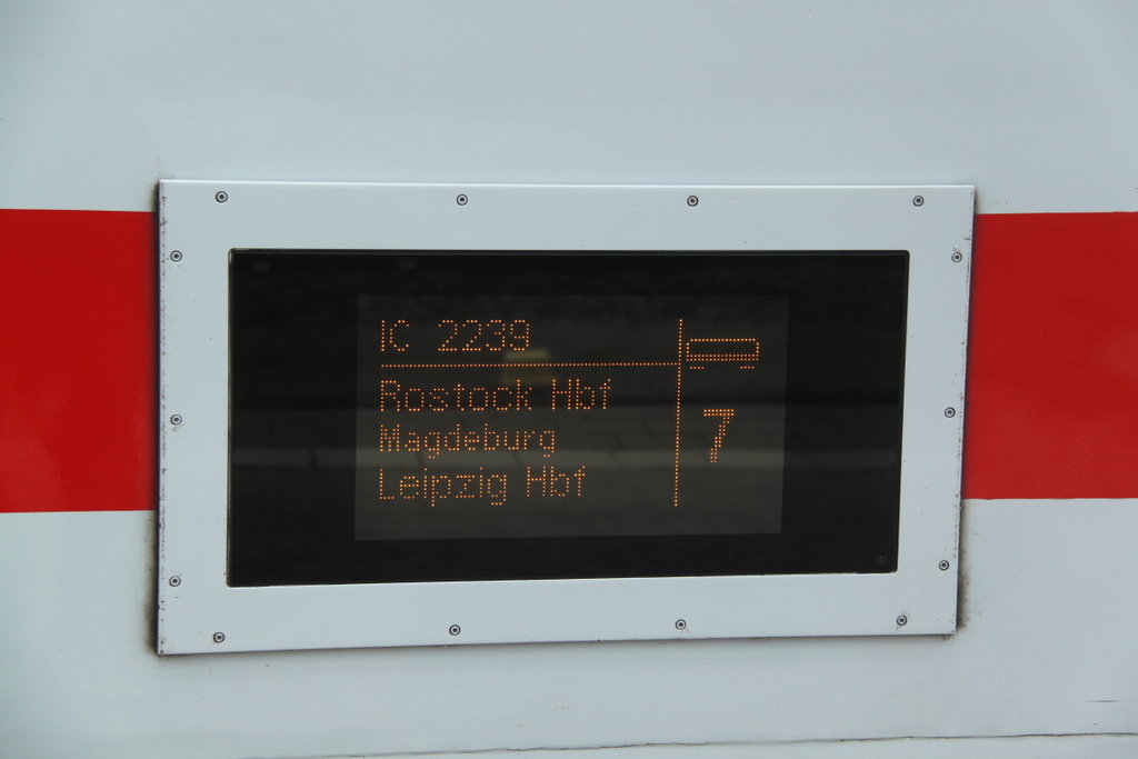 Wagen 7(IC 2239 Rostock-Leipzig)am 24.10.2014 im Rostocker Hbf.