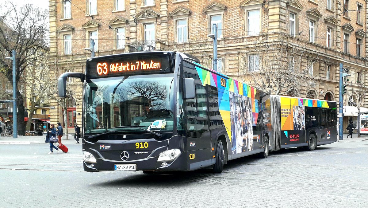 Wagen 910 als Linie 63 der Mainzer Mobilit�t am 24.12.2017 am Mainzer Hauptbahnhof