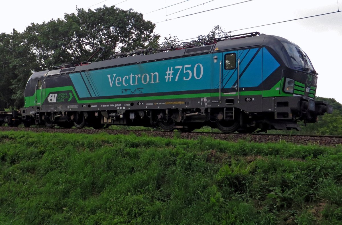 Wegen die Beleuchtungsverh�ltnisse k�nnte n�r ein Lokbild von RTB 193 756 (der 750.Vectron) bei Tilburg pr�sentiert werden.