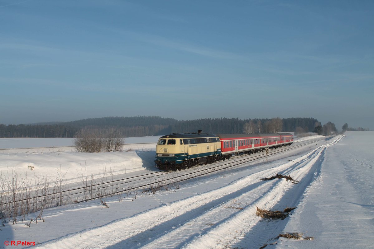 Westfrankenbahn  Conny  218 460-4 zieht den Fussball Sonderzug 39502 Hof - Nürnberg von den Dynamo Dresden-Fans bei Neudes in Richtung Marktredwitz. 29.01.17