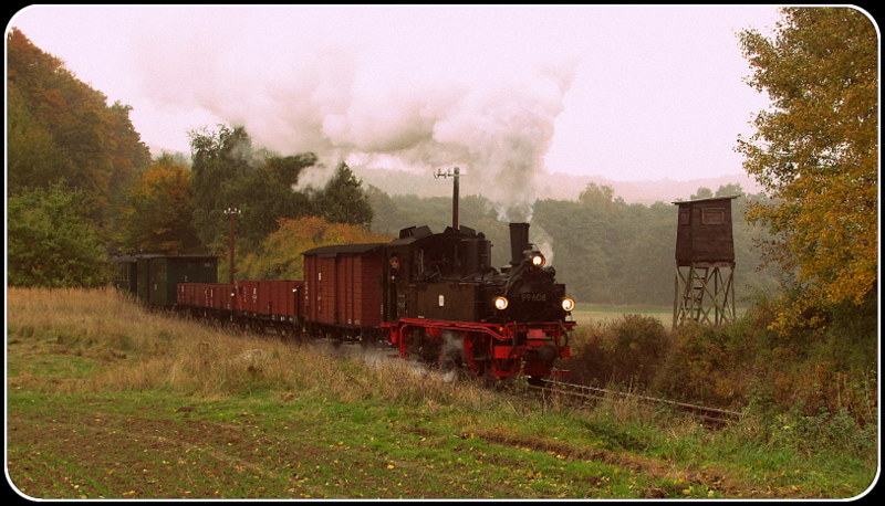 Wie in den 60zigern.
99 608 am Hochsitz kurz vor Garftitz am 13.Okt.2013