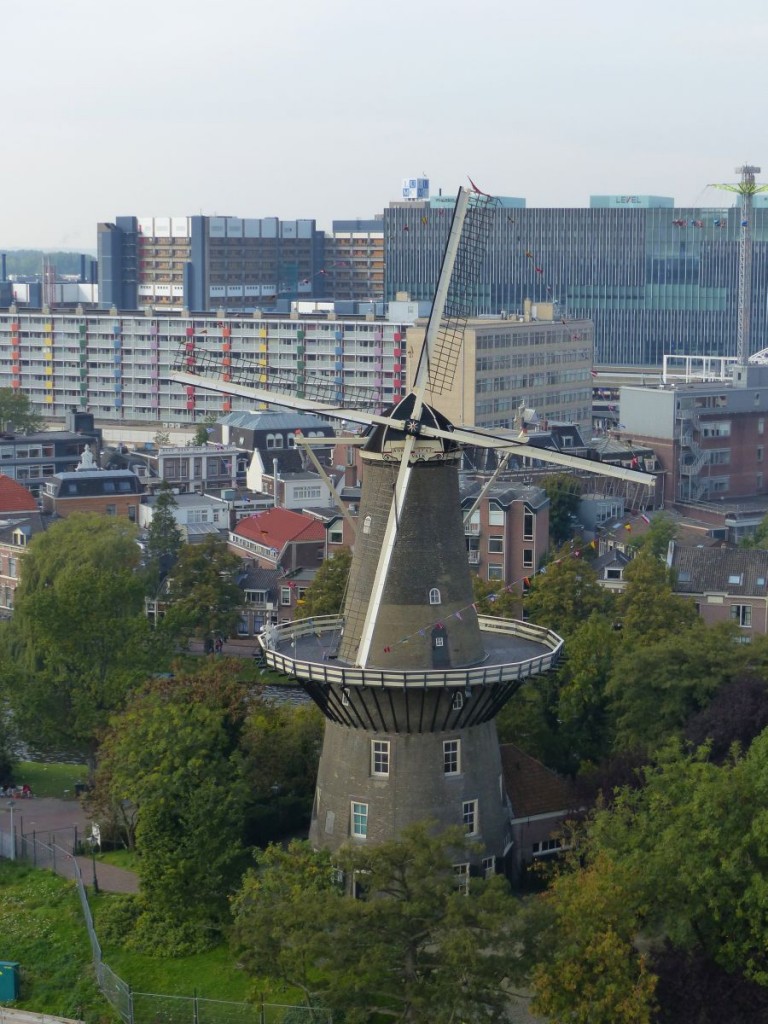 Windmhle De Valk (der Falke) Baujahr 1785. Leiden 03-10-2015.

Molen De valk. Leiden 03-10-2015.