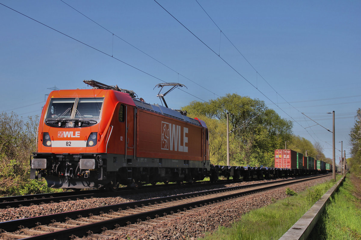 WLE 82 (187 010-4) Verlsst mit Containerzug den Hamburger Hafen am 05.05.2016 in Moorburg.