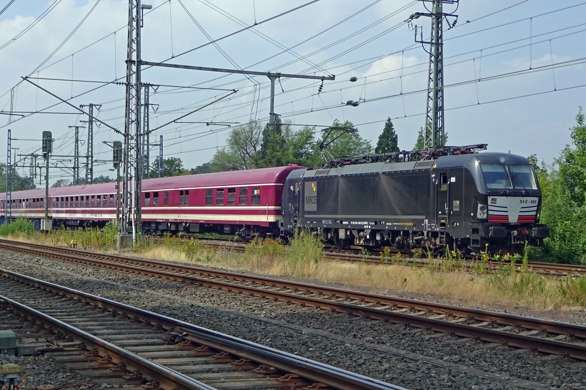 X4-669 verl�sst Bad bentheim mit der Sziget-Express-1 am 5 Augustus 2019. 