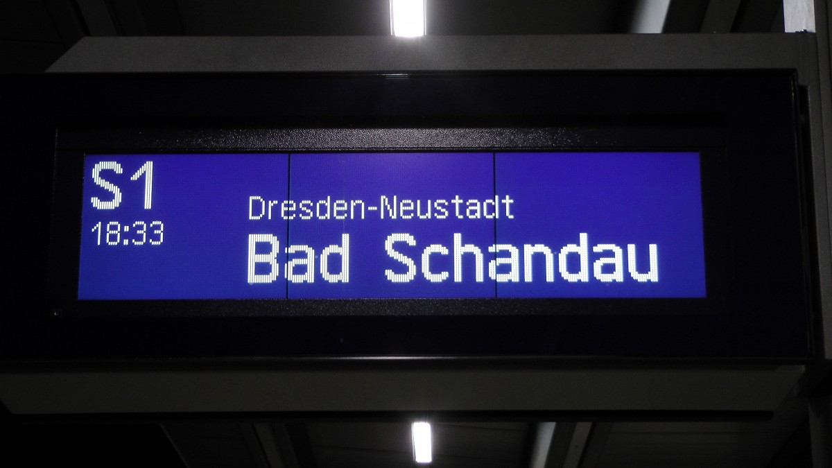 Zielrichtungsanzeiger Radebeul  K�tzschenbroda f�r  die Linie S1 29.12.2013 18:38 Uhr