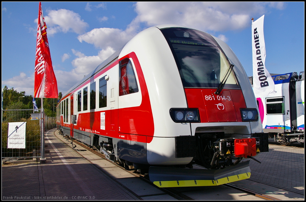 ZSSK 861 014-3 Regional DMU for Slovakia.
<br><br>
F�r den Regionalverkehr sind die 3-Wagen-Dieseltriebz�ge der Baureihe 861 gedacht. Hergestellt werden sie von ZOS Vr�tky und sollen in den Regionen von Nitra, Humenn�, Presov, Kosice und Prievidza eingesetzt werden. Ausgestellt war der Zug auf der InnoTrans 2014 in Berlin (NVR-Nummer SK-ZSSK 95 56 7 861 014-3).
<br><br>
Daten: Niederflur-Wagen, Sitzpl�tze 177, Motoren 2x 400 kW (MAN), Gewicht 96 t, max Geschwindigkeit 140 km/h.

