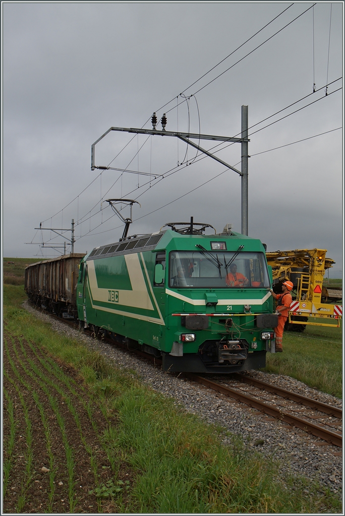 Zuckerrübenverlad auf der freien Strecke bei Mauraz.
15. Okt. 2014