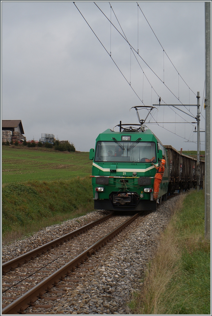 Zuckerrübenverlad auf der freien Strecke bei Mauraz. 
15. Okt. 2014