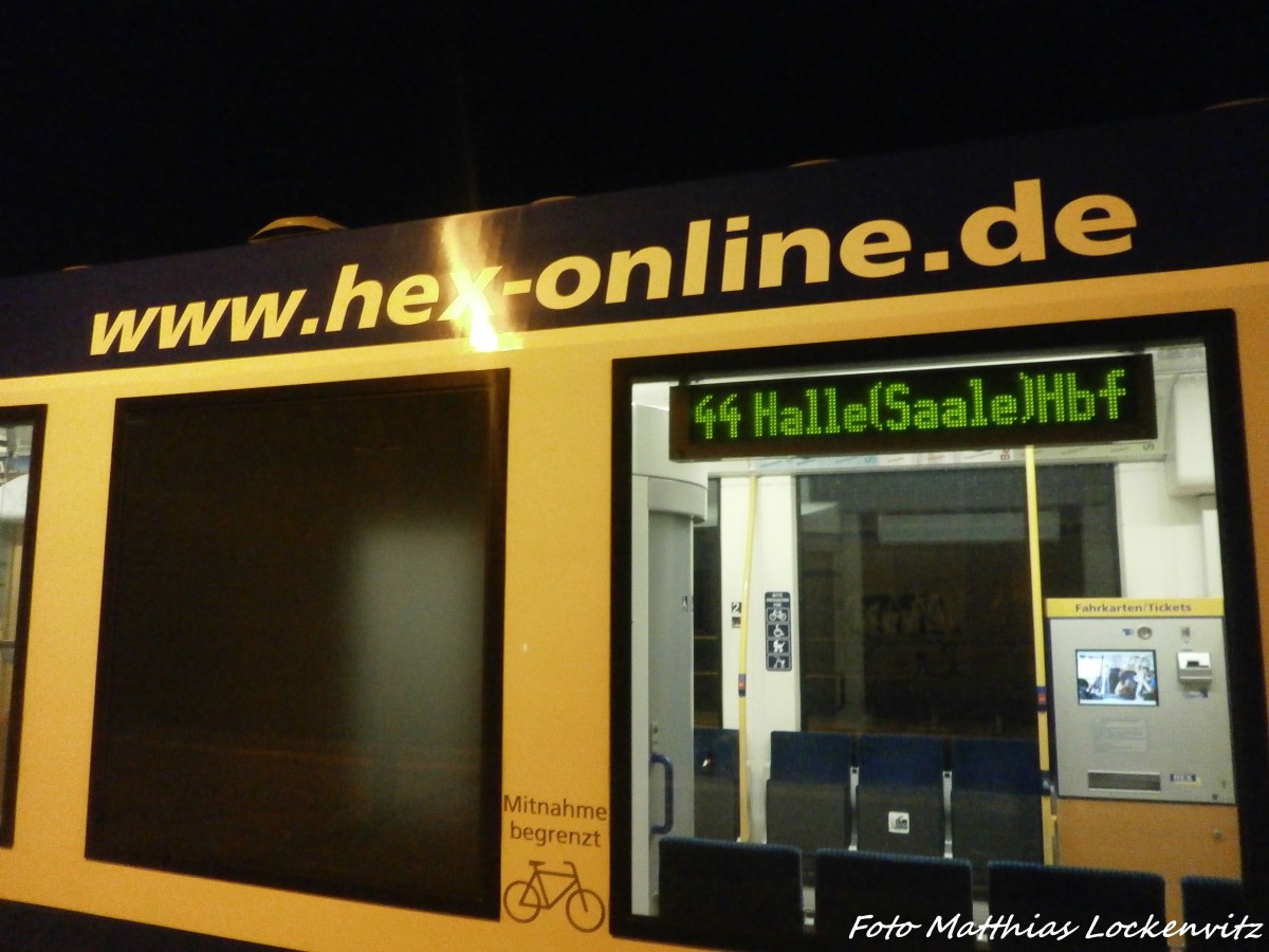Zugzielanzeige und webseite von der HEX. Aufnahme Endstandt im Bahnhof K�nnern am 21.12.14