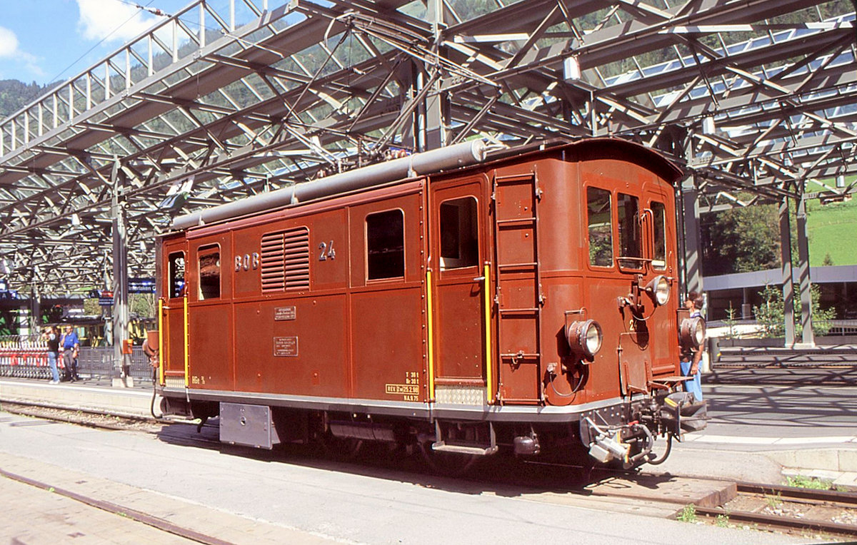 Zum Vergleich mit der Lok 29: Die Lok 24 aus dem Jahre 1914 in Lauterbrunnen, 1.September 2007. 