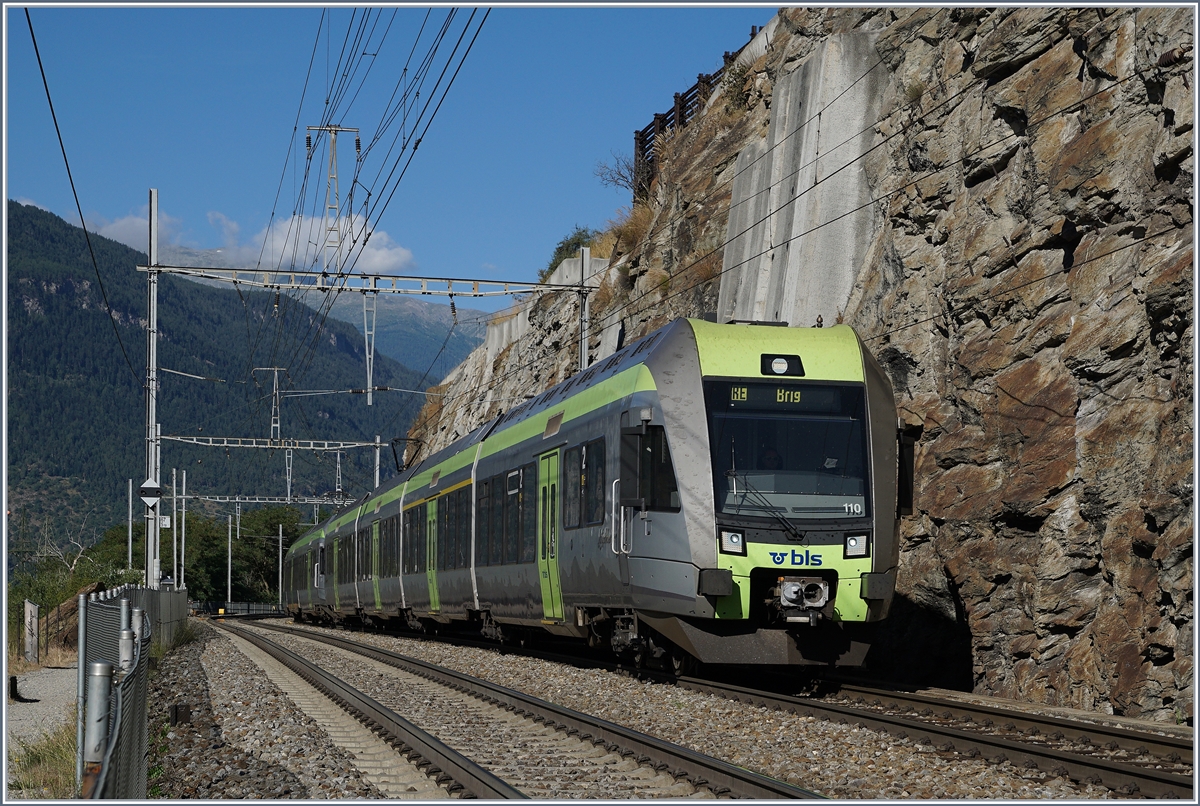 Zwei BLS RABe 535  Lötschberger  auf der Fahrt nach Brig kurz nach Lalden.
14. August 2016