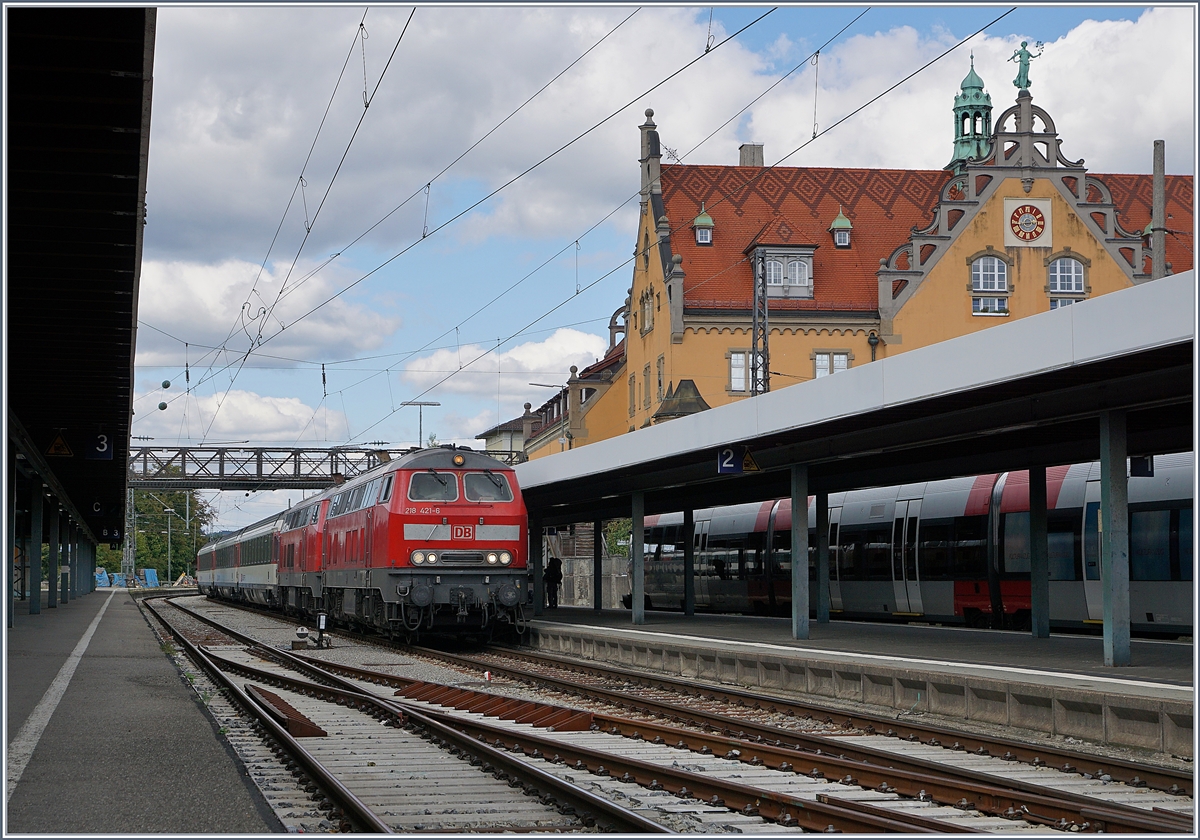 Zwei DB 218 erreichen mit ihrem EC von München kommend Lindau hbf. 

24. Sept. 2018