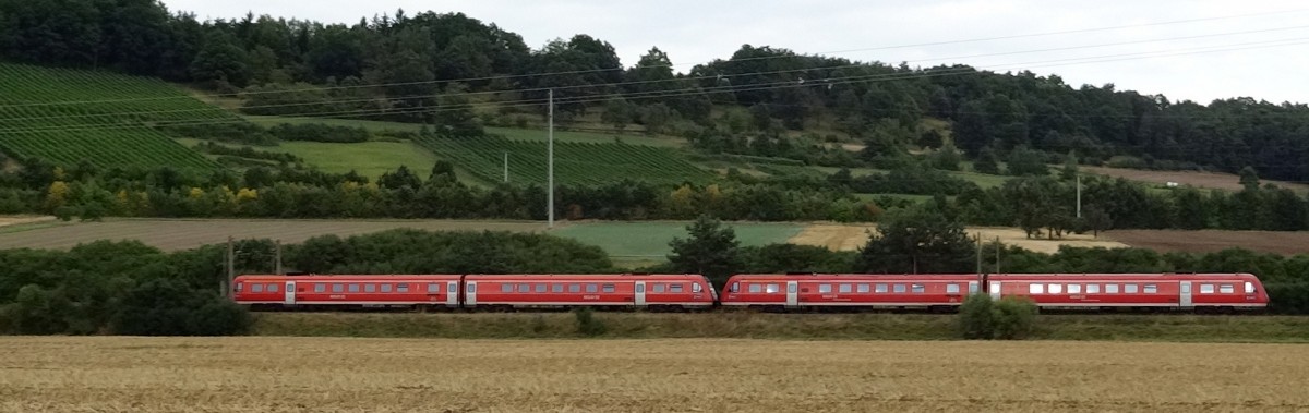 Zwei Triebz�ge der Baureihe 612 eilen am 20.August 2013 nach W�rzburg Hbf.