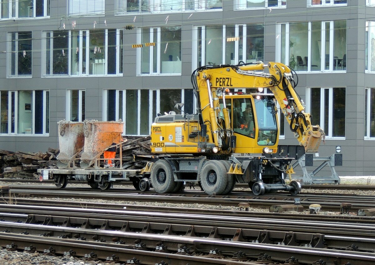 Zweiwegebagger 900 von Perzl in lmam 29.10.2013.