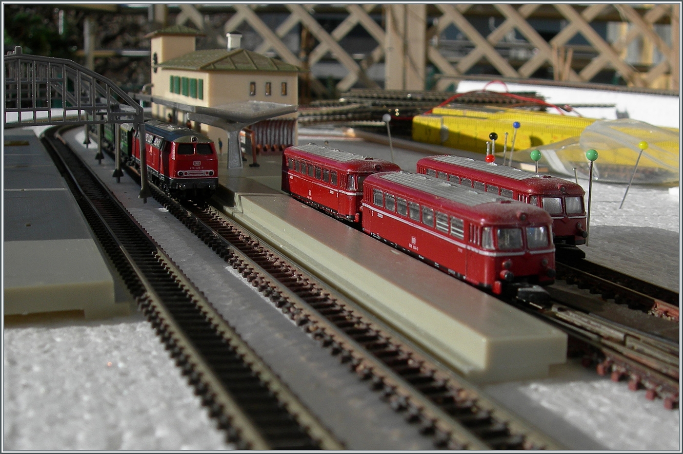 2. DEZEMBER TAG DER MODELLEISENBAHN: Stellprobe für mein neues Z-Anlgage Projekt: mit den noch in der Bastelkiste befindlichen Gleisen möchte mich mir eine  handliche  Z-Bahn Anlage aufbauen. Und dafür ist der TAG DER MODELLEISENBAHN ein guter Impulsgeber... 

1. Dez. 2024