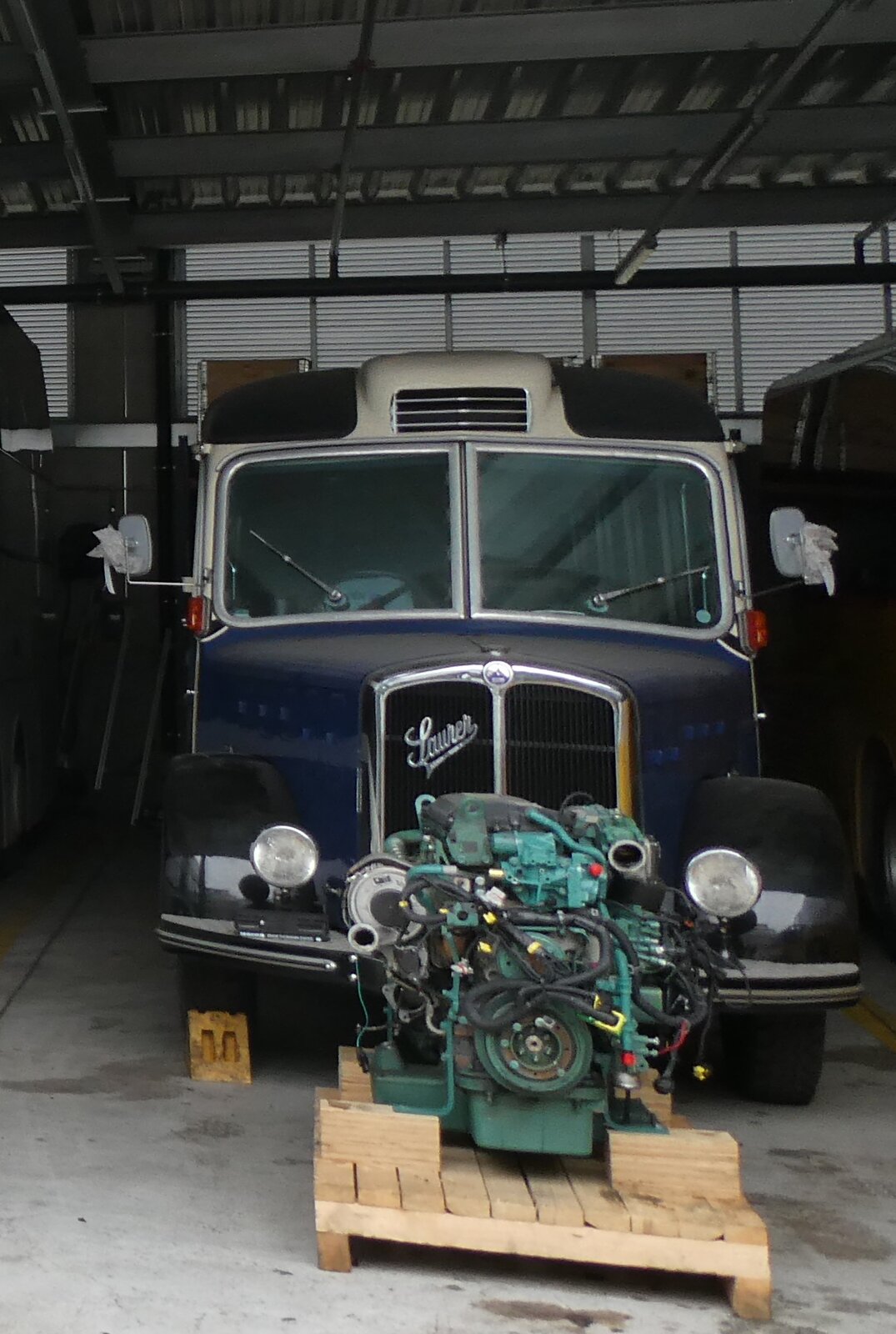 (284'661) - Morosani, Davos - Saurer/Eggli (ex Zimmermann, Vitznau; ex Studach, Teufen; ex Fux, Gasenried; ex P 23'152; ex P 2239) am 6. Februar 2026 in Chur, Postgarage