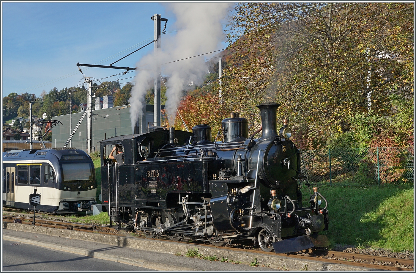 Bei herrlichem Herbstsonnenlicht rangiert die BFD HG 3/4 N° 3 der Blonay Chamby Bahn in Blonay.

20. Okt. 2024