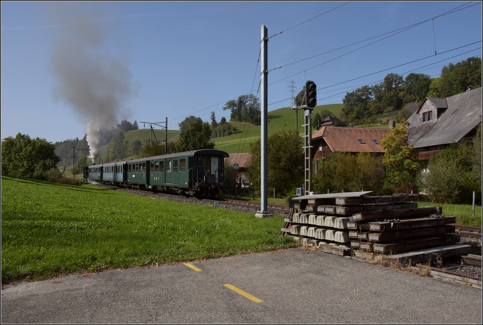 Dampftage Huttwil.

SMB Ed 3/4 2 fährt in Dürrenroth aus. Oktober 2023