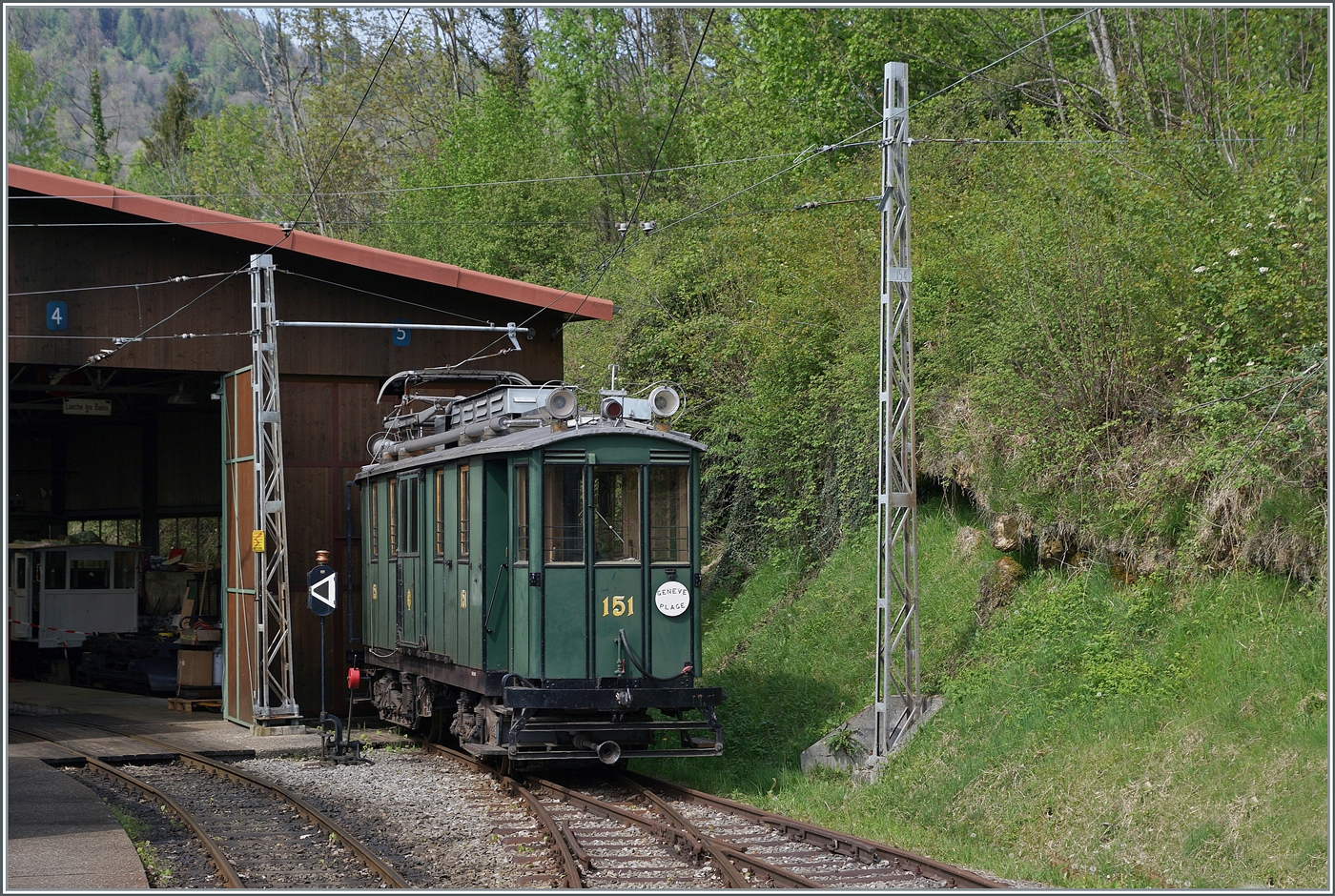 Der CGTE Gepäcktriebwagen Fe 4/4 151 von 1911 von SIG/Siemens & Halske der Blonay Chamby Bahn steht im Musemsbahnhof von Chaulin. 

5. Mai 2024