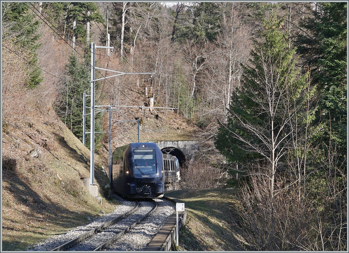 Der GoldenPass Express GPX von Interlaken Ost nach Montreux ist kurz vor Les Avants schon fast am Ziel seiner schönen Reise. 

28. Jan. 2024