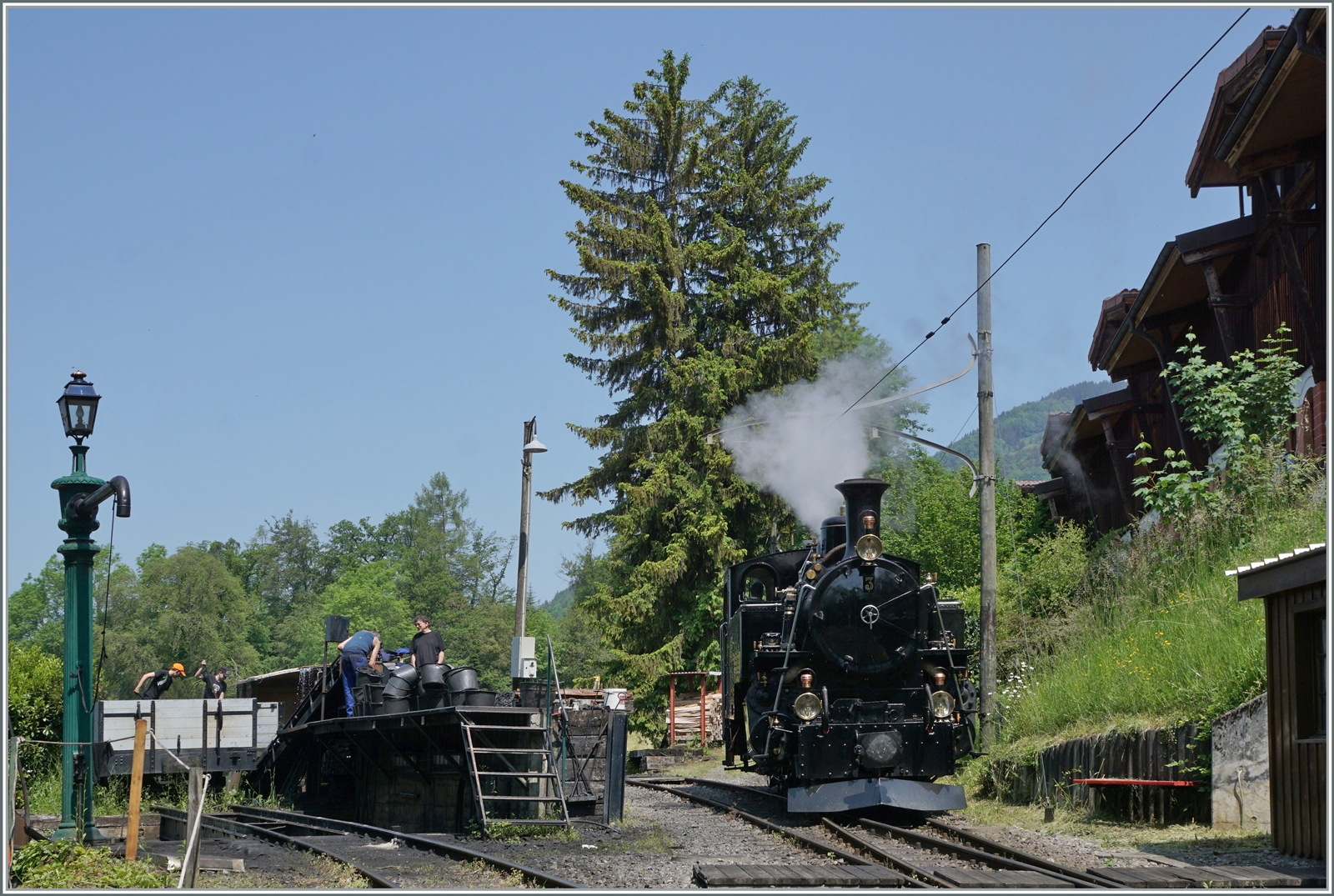 Die mit frischen Vorräten versorgte Lok fährt in den Museumsbahnhof Chaulin zurück. 

29. Mai 2023