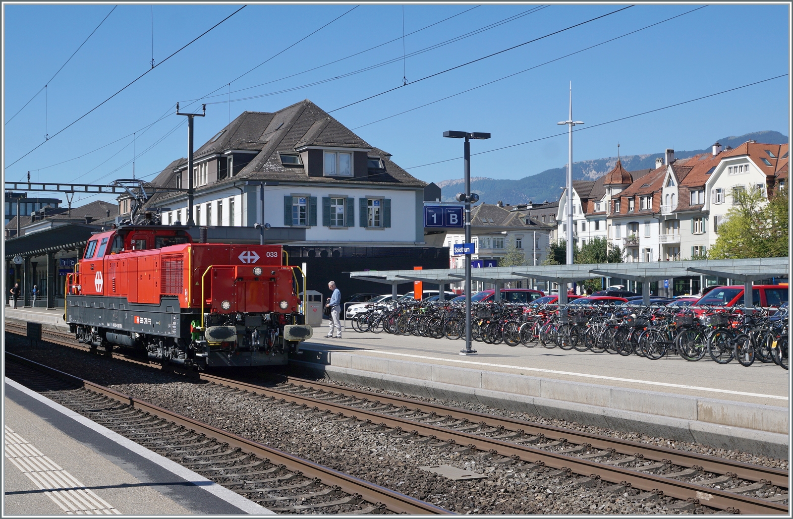 Die SBB Aem 940 033 bei der Durchfahrt in Solothurn. 

12. Sept. 2022