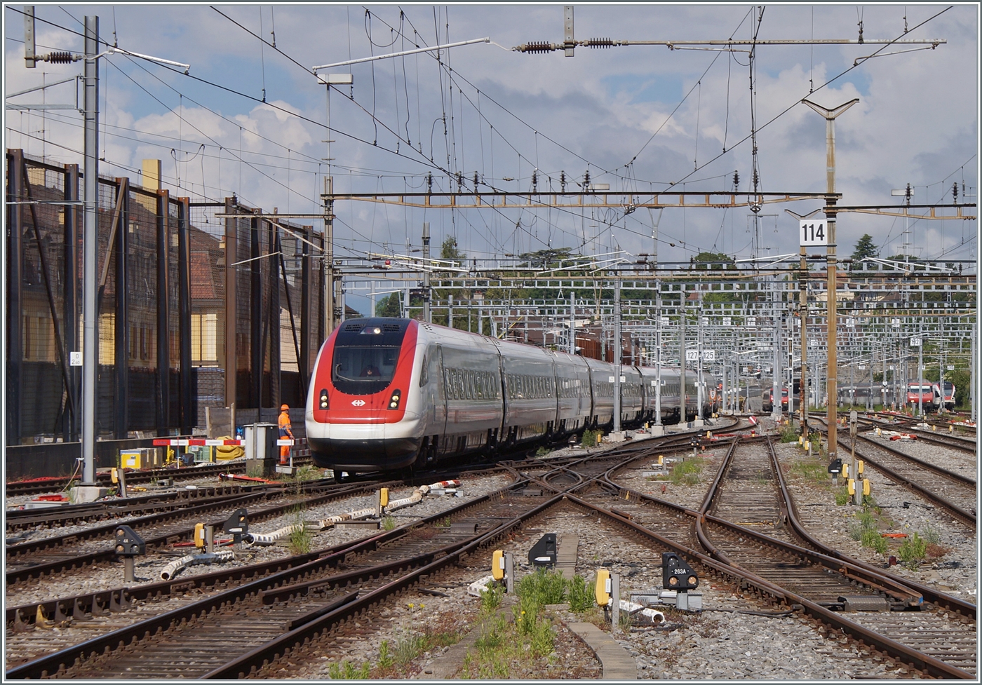 Ein ICN RABDe 500 von Zürich erreicht als IC5 sein Ziel Lausanne. 

25. Mai 2024