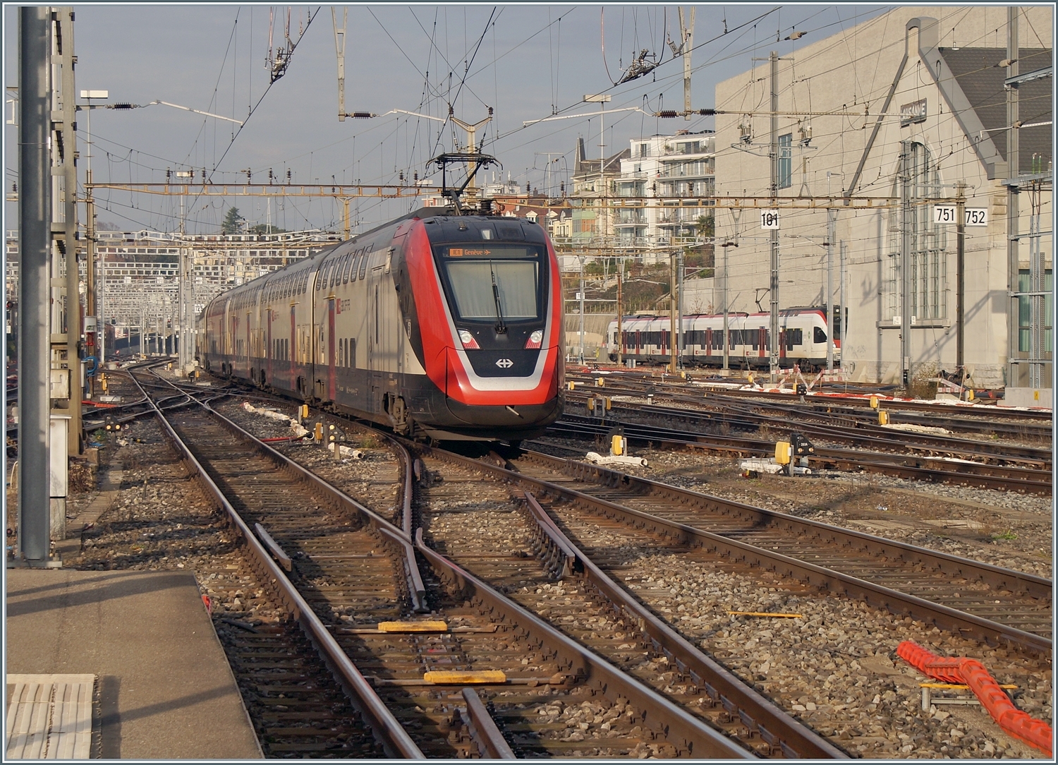 Ein SBB RABDe 502  Twindexx  verlässt als IC1 den Bahnhof von Lausanne. 

30. Jan. 2024