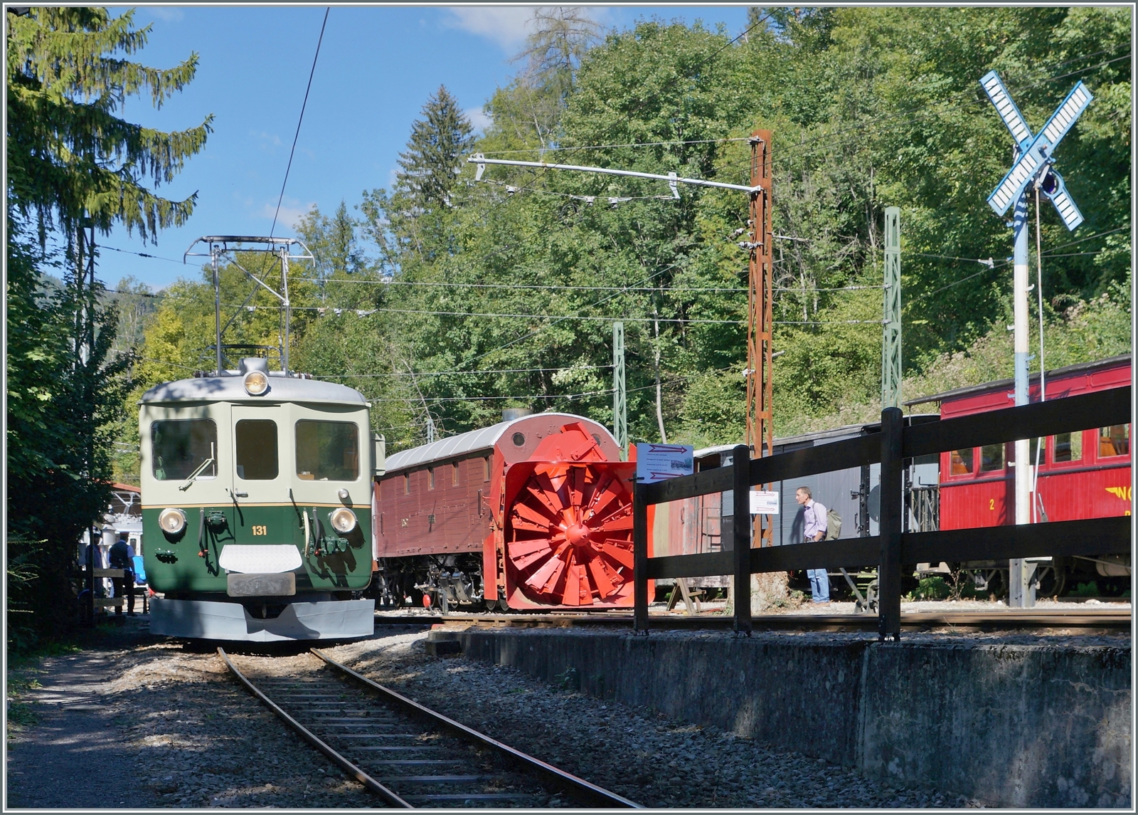  Il était une fois... les années 40 / Es war einmal: die 40er Jahre  - Eine Reise in die Vergangenheit, mit dem damals neuen GFM Ce 4/4 131 (Baujahr 1943 - heute GFM Historique) im Blonay-Chamby Museumsbahnhof Chaulin.

11. September 2022
