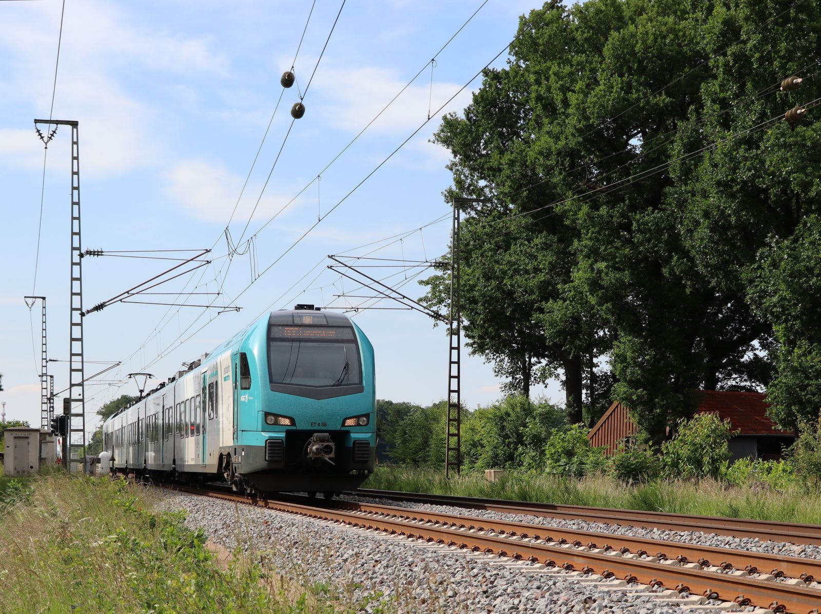 Keolis Eurobahn Triebzug ET 4.08 Devesstrae, Salzbergen 03-06-2022.


Keolis Eurobahn treinstel ET 4.08 Devesstrae, Salzbergen 03-06-2022.