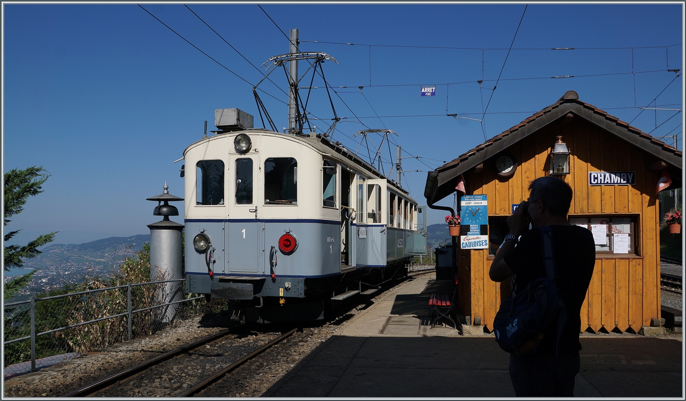  Le Chablais en fête  bei der Blonay Chamby Bahn. Die Eröffnung des ersten Teilstückes der Bex - Villars Bahn vor 125 Jahren, sowie die vor 80 Jahren erfolgte Fusion einiger Strecken im Chablais waren der Anlass zum diesjährigen Herbstfestivals  Le Chablais en fête. Als besondere Attraktion verkehrte der ASD BCFe 4/4 N° 1  TransOrmonan  der TPC mit seinem B 35 als Gastfahrzeug auf der Blonay-Chamby Bahn, hier zu sehen beim Wenden im Chamby für die Fahrt nach Chaulin (ohne den B 12). 

10. September 2023