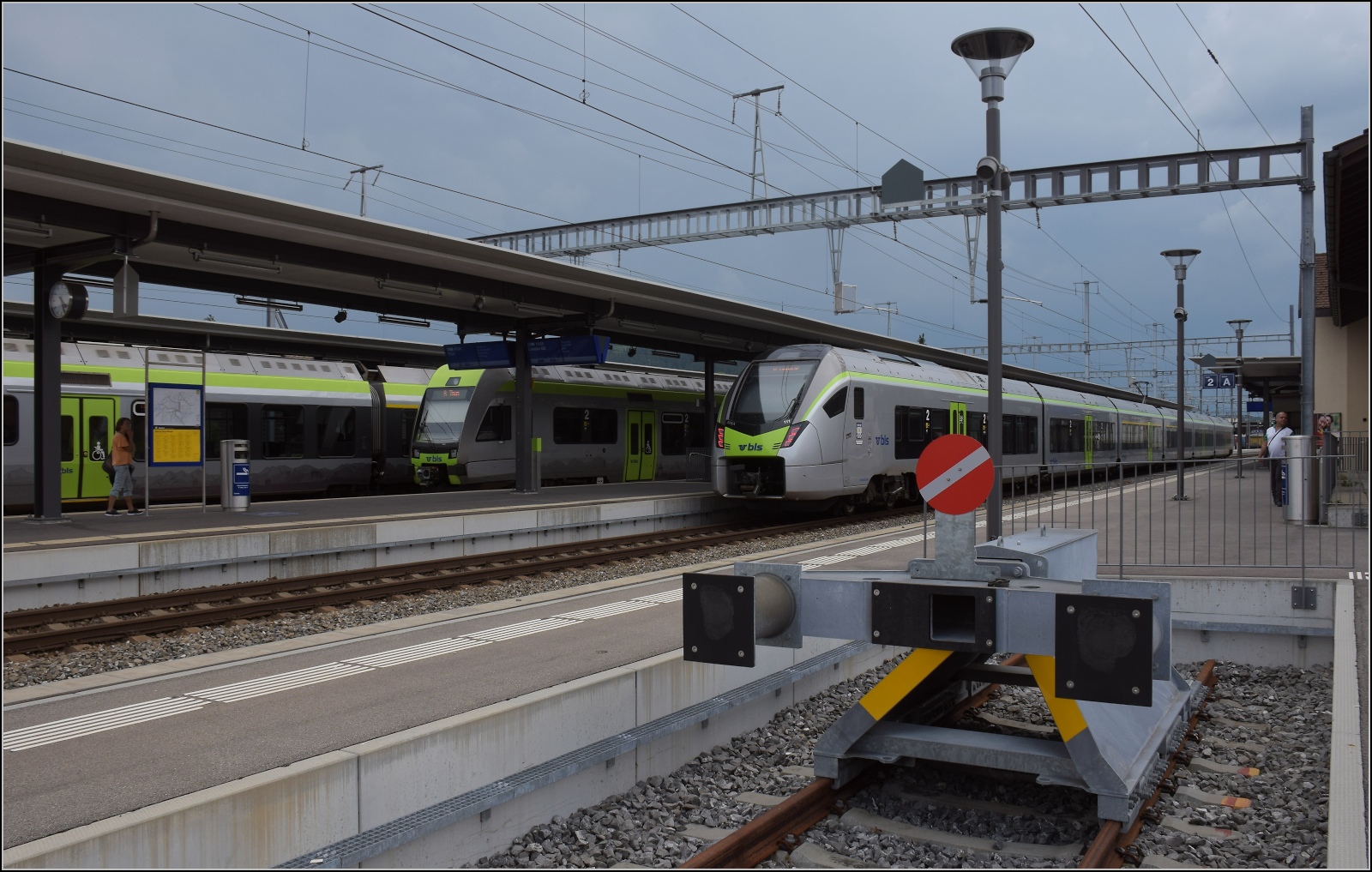 L�tschberger RABe 535 104, RABe 535 116 und Mika RABe 528 111 in Konolfingen. Juni 2023.