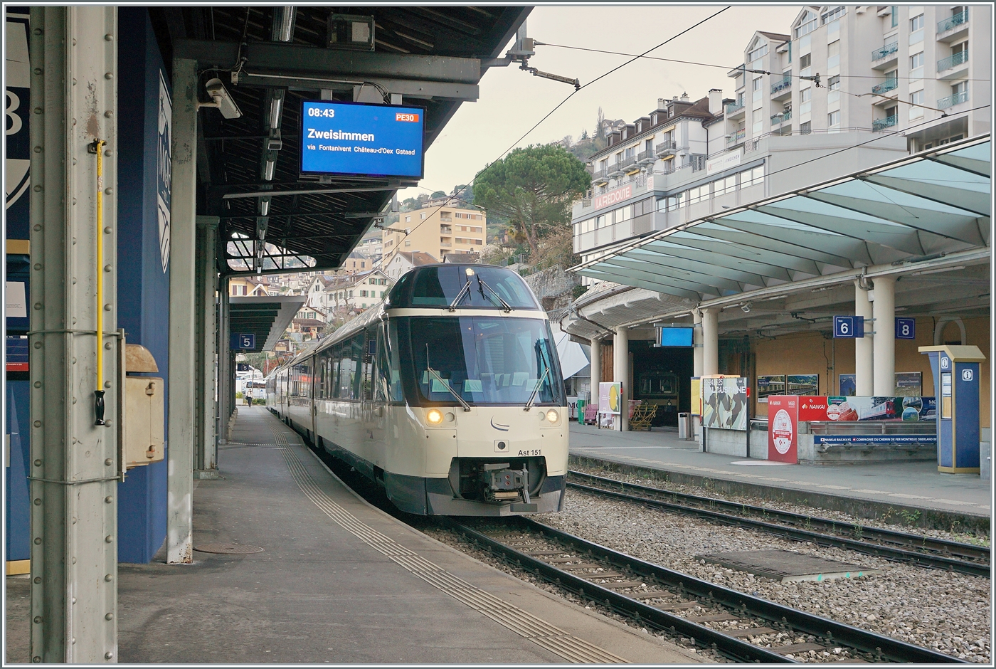 Mit dem MOB Ast 151 wartet der MOB PE 30 auf die Abfahrt um 8:43 nach Zweisimmen. 

4. April 2025