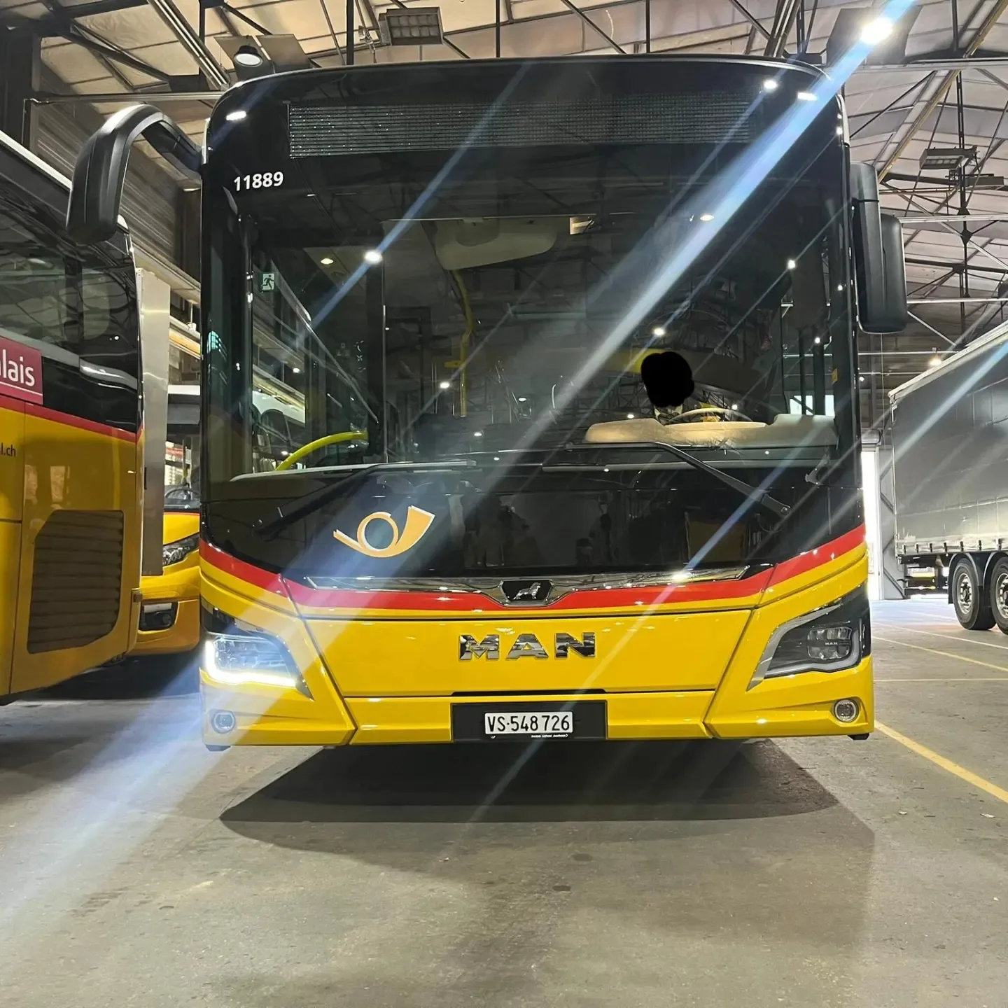 Postauto Wallis - Nr. 86/VS 548'726 - PID 11889 - MAN le 3 Dcembre 2022  Sion, Garage Rgie