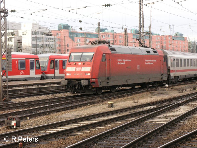 101 011 erreicht Mnchen HBF mit ein IC. 01.12.07