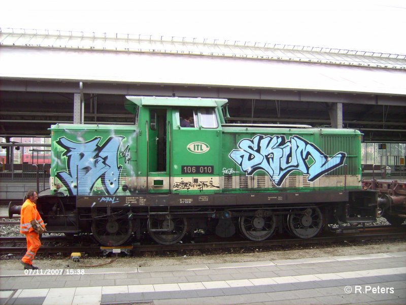 106 010 bei Gleisbauarbeiten in Frankfurt/Oder. 11.07.07