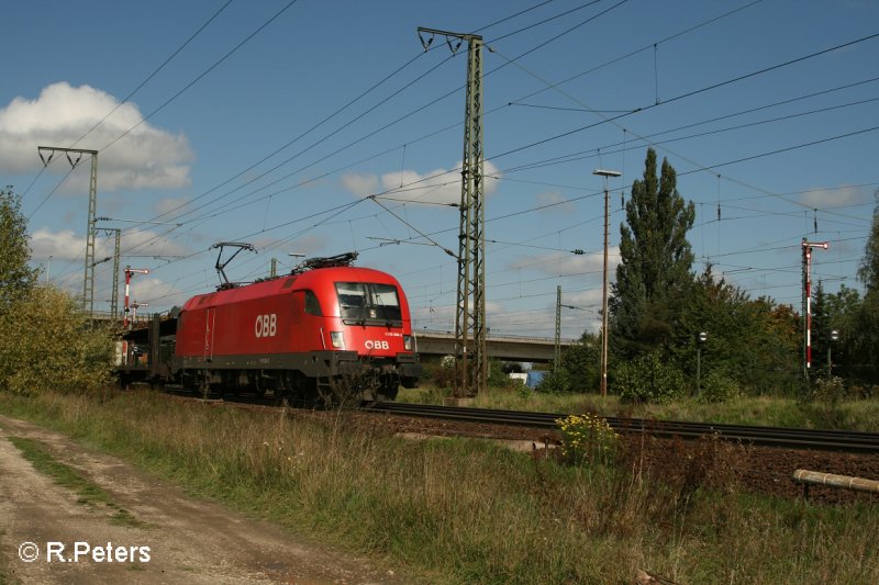 1116 268-2 fhrt mit ein gemischten Gterzug an Regensburg Ost vorbei. 13.09.07