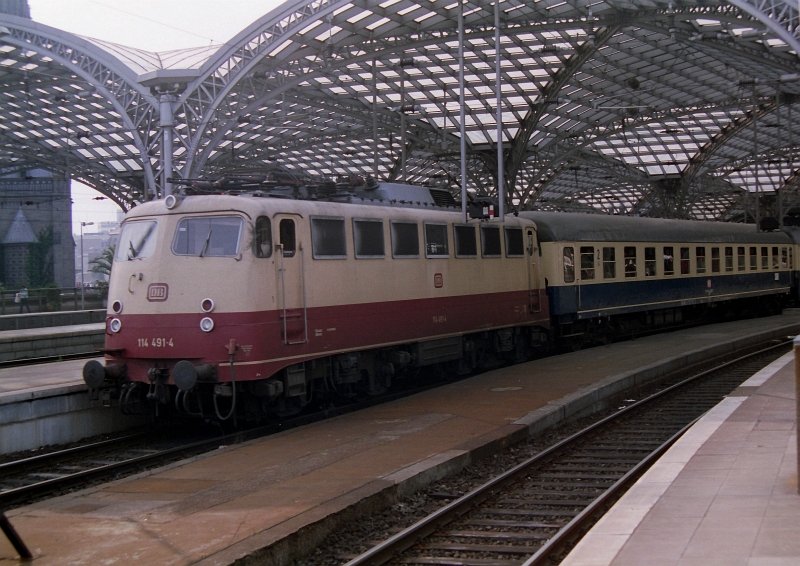 114 491 in Kln Hbf 19-08-1992.