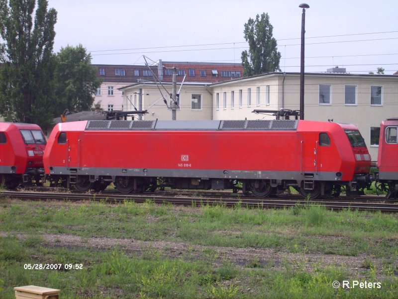 145 019-6 eingekeilt von Schwester Maschinen in Frankfurt/Oder. 28.05.07