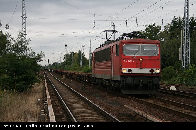 155 139-9 (ohne Logo oder Beschriftung) mit leeren Containerwagen (Berlin Hirschgarten, 05.09.2008)