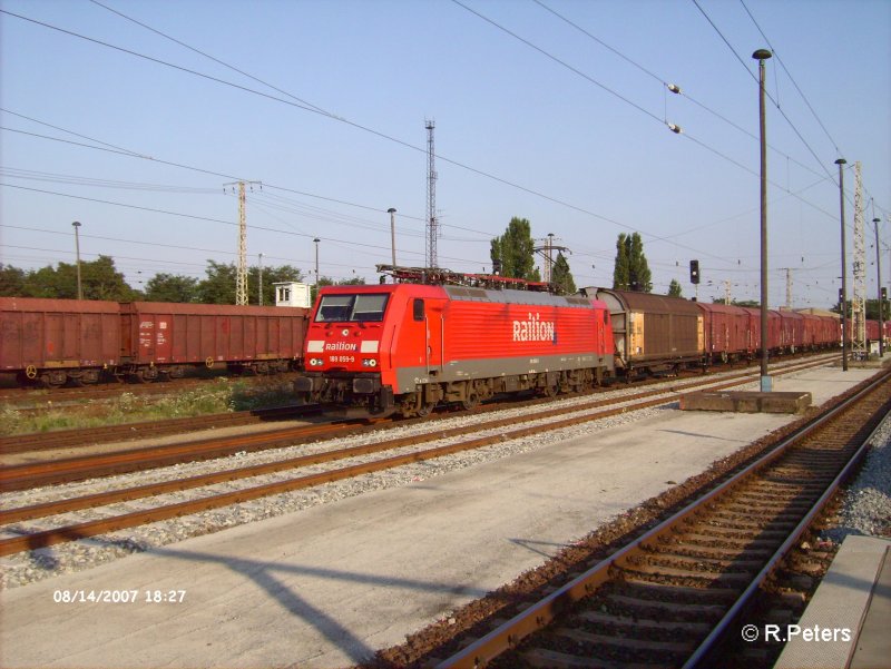 189 059-9 zieht ein Gedeckten Gterzug der PKP durch Frankfurt/Oder.
14.08.07