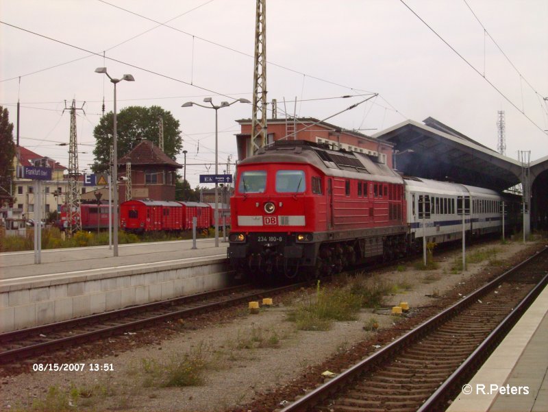 234 180-8 verlsst Frankfurt/Oder mit den EC45 nach Warschau. 15.08.07