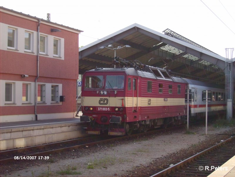 371 003-5 hat Frankfurt/Oder mit den EC44 erreicht. 14.08.07